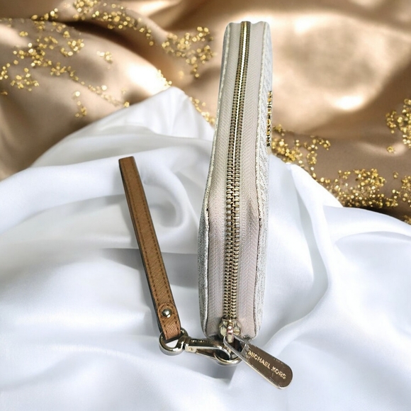 Michael Kors Jet Set Travel Wristlet Wallet - Logo Canvas Beige β¨ - Picture 10 of 13